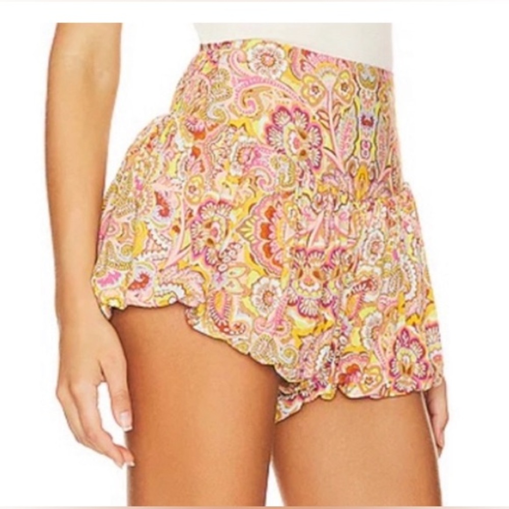 FREE PEOPLE NWT La Rochelle Bubble Paisley Floral Shorts in Soft Combo/P…
